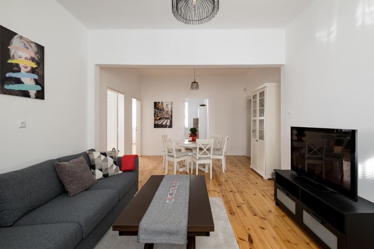 Spacious 3 Bedroom In Sofia's Center Apartemen Sofia